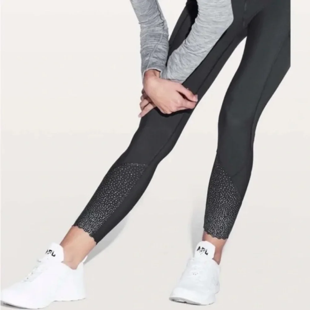 Lululemon Tight Stuff Reflective Scallop Hem Leggings